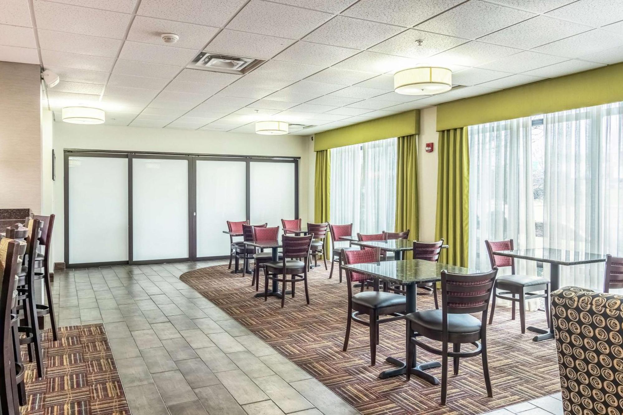 Hampton Inn Youngstown-North מראה חיצוני תמונה